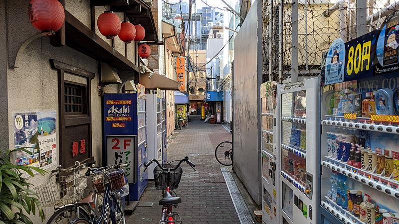 鶴橋駅前路地